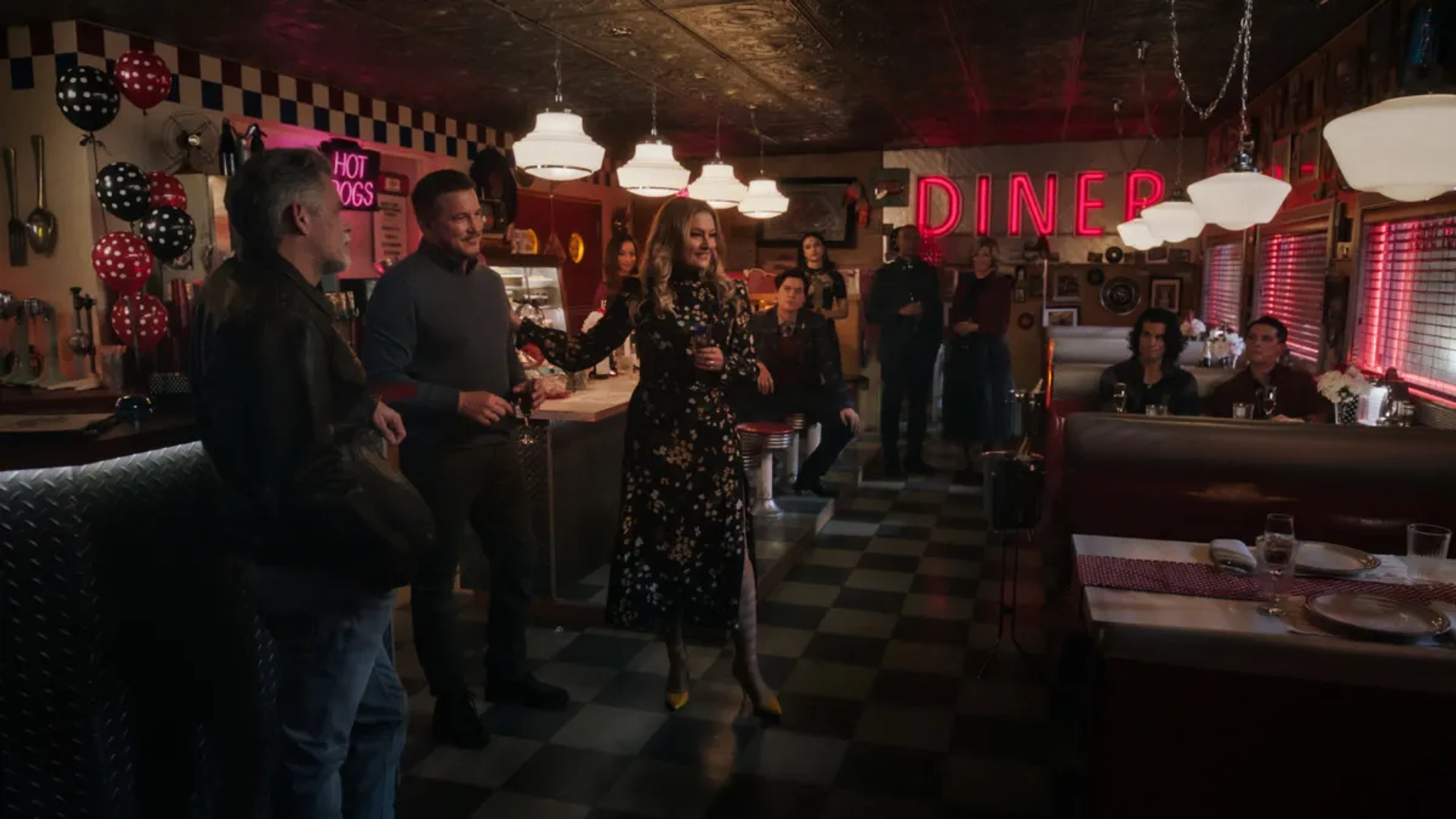 Mädchen Amick, Peter Bryant, Martin Cummins, Lochlyn Munro, Alvin Sanders, Cole Sprouse, Marion Eisman, Lili Reinhart, Drew Ray Tanner, Erinn Westbrook, Camila Mendes, K.J. Apa, and Casey Cott in Riverdale: Chapter One Hundred: The Jughead Paradox (2021)