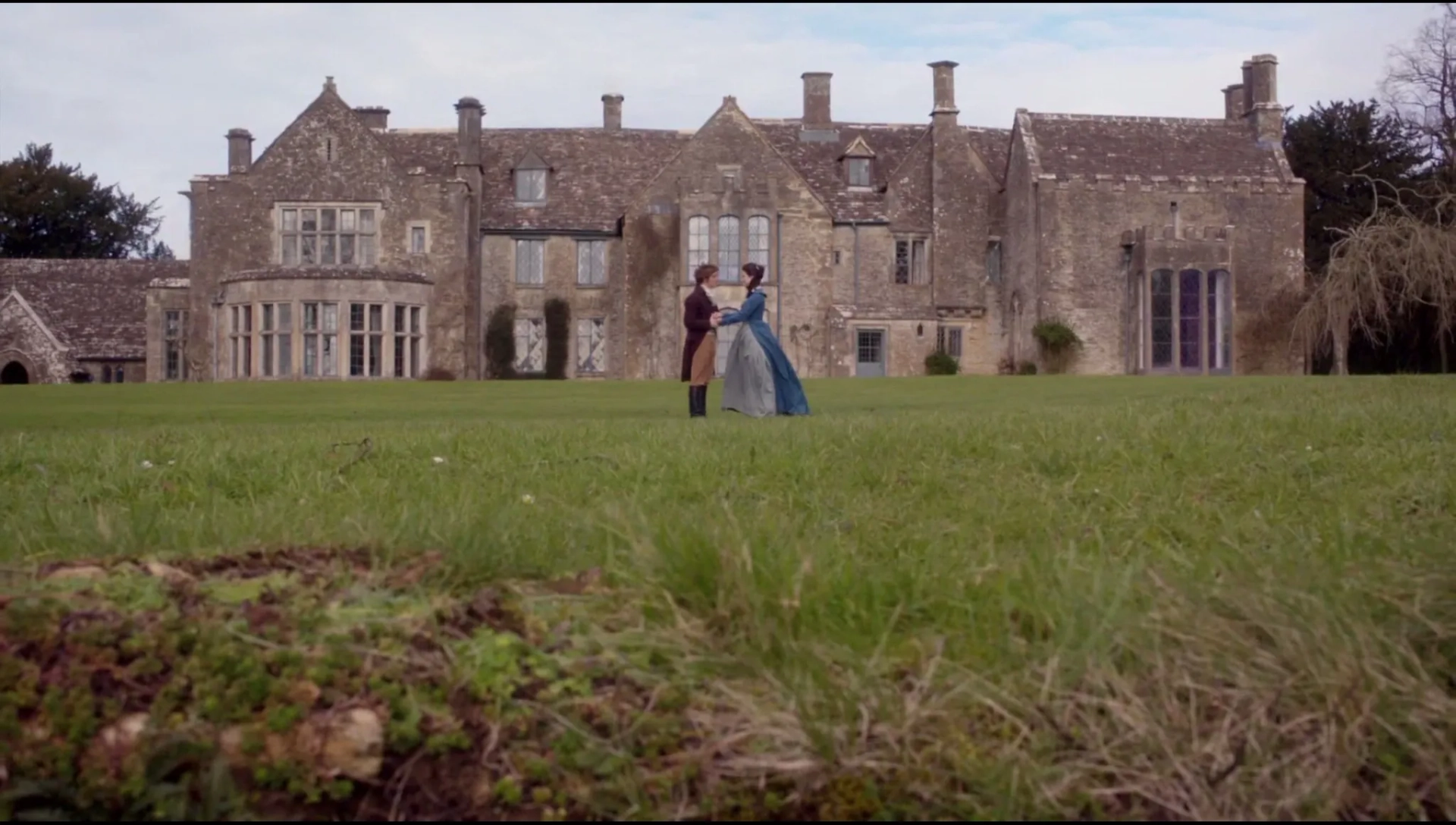 Heida Reed and Jack Farthing in Poldark (2015)