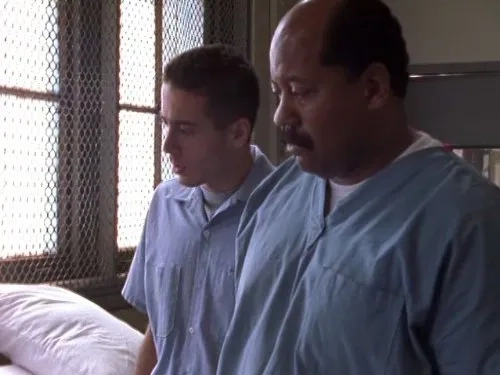 Kirk Acevedo and José Ramón Rosario in Oz (1997)