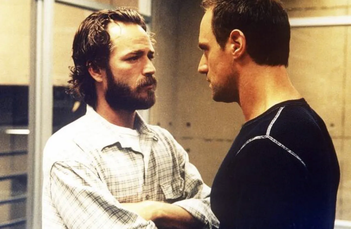 Luke Perry and Christopher Meloni in Oz (1997)
