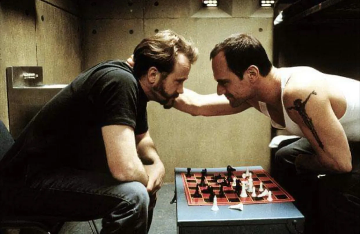 Christopher Meloni and Lee Tergesen in Oz (1997)