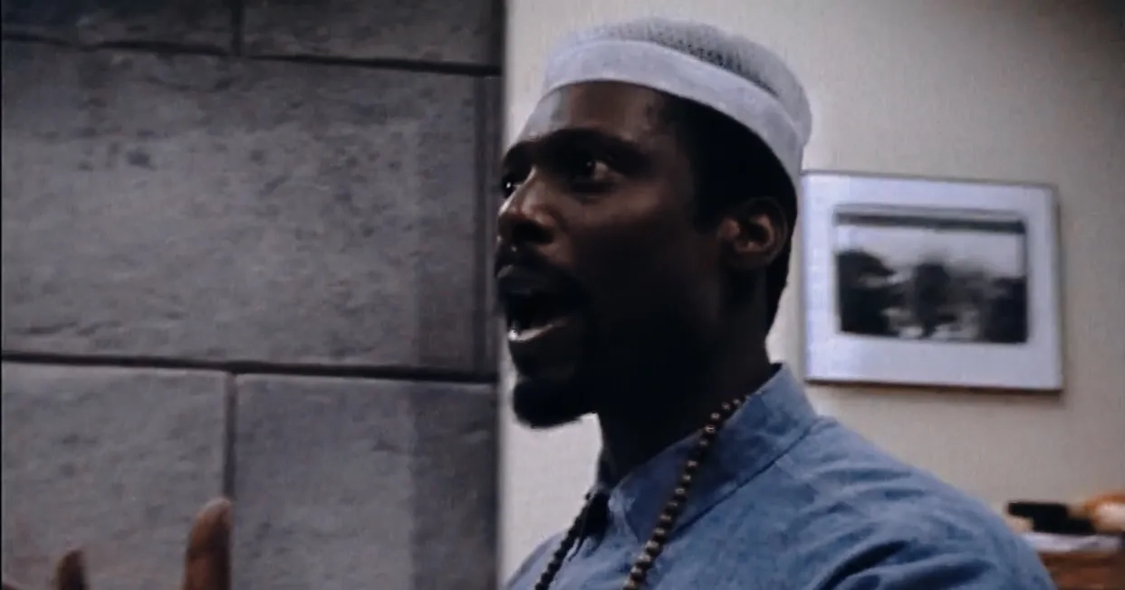 Eamonn Walker in Oz (1997)