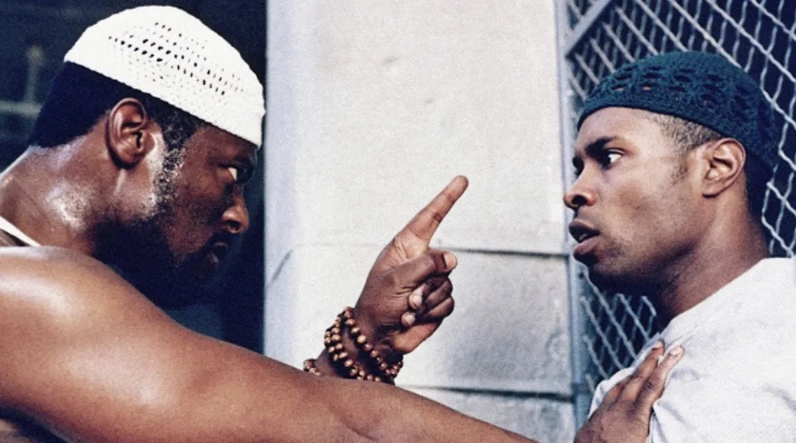 Jacques C. Smith and Eamonn Walker in Oz (1997)