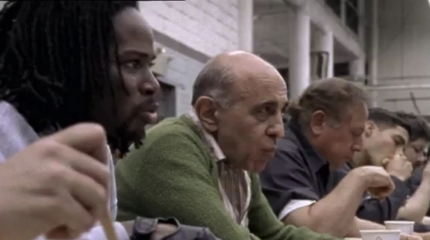 George Morfogen and Harold Perrineau in Oz (1997)