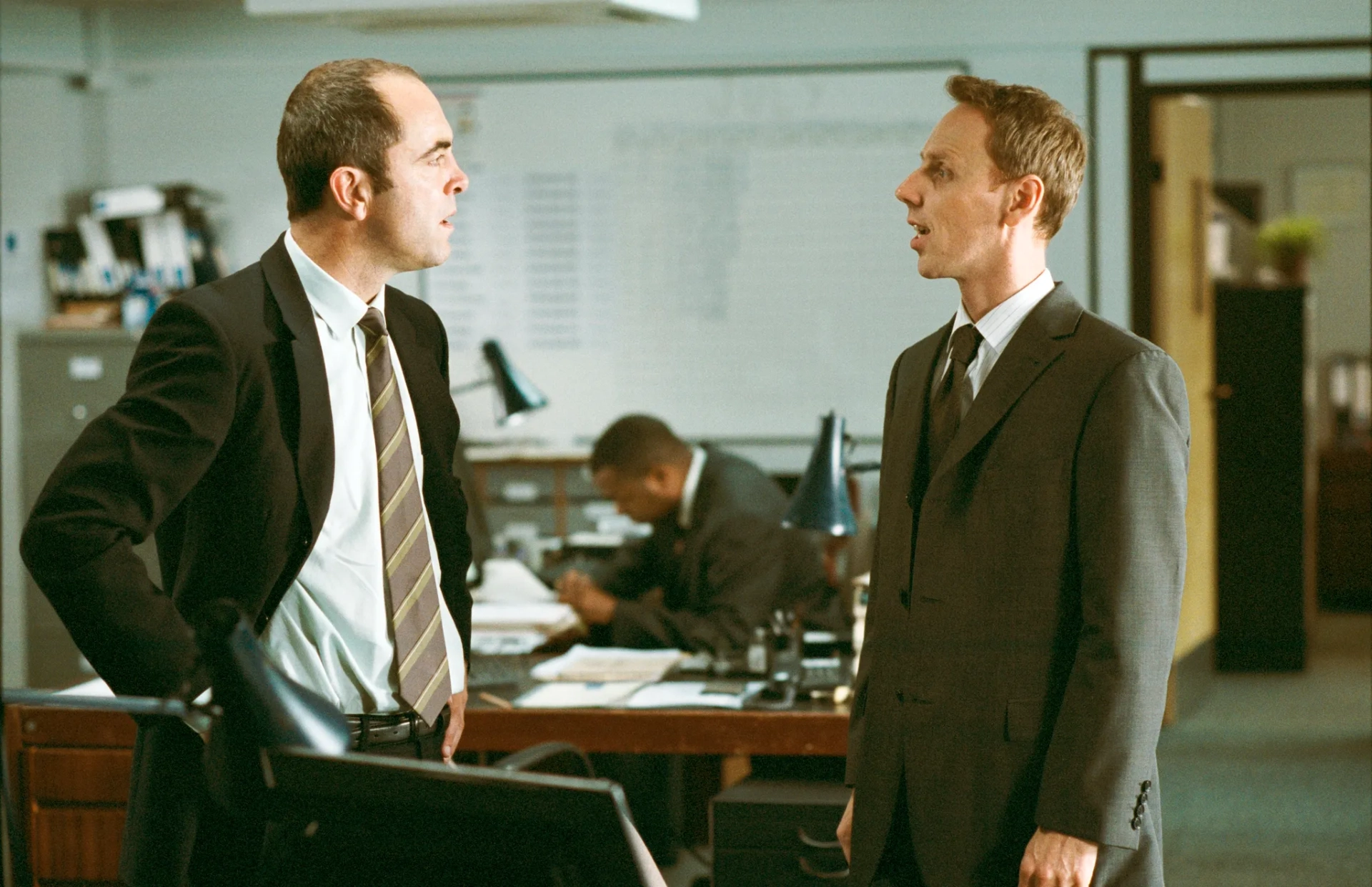 Ewen Bremner and James Nesbitt in Match Point (2005)