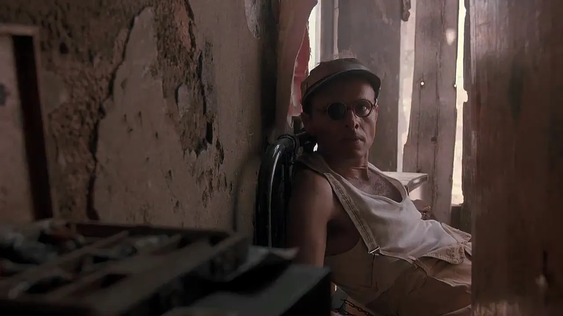 Joe Pantoliano in Empire of the Sun (1987)