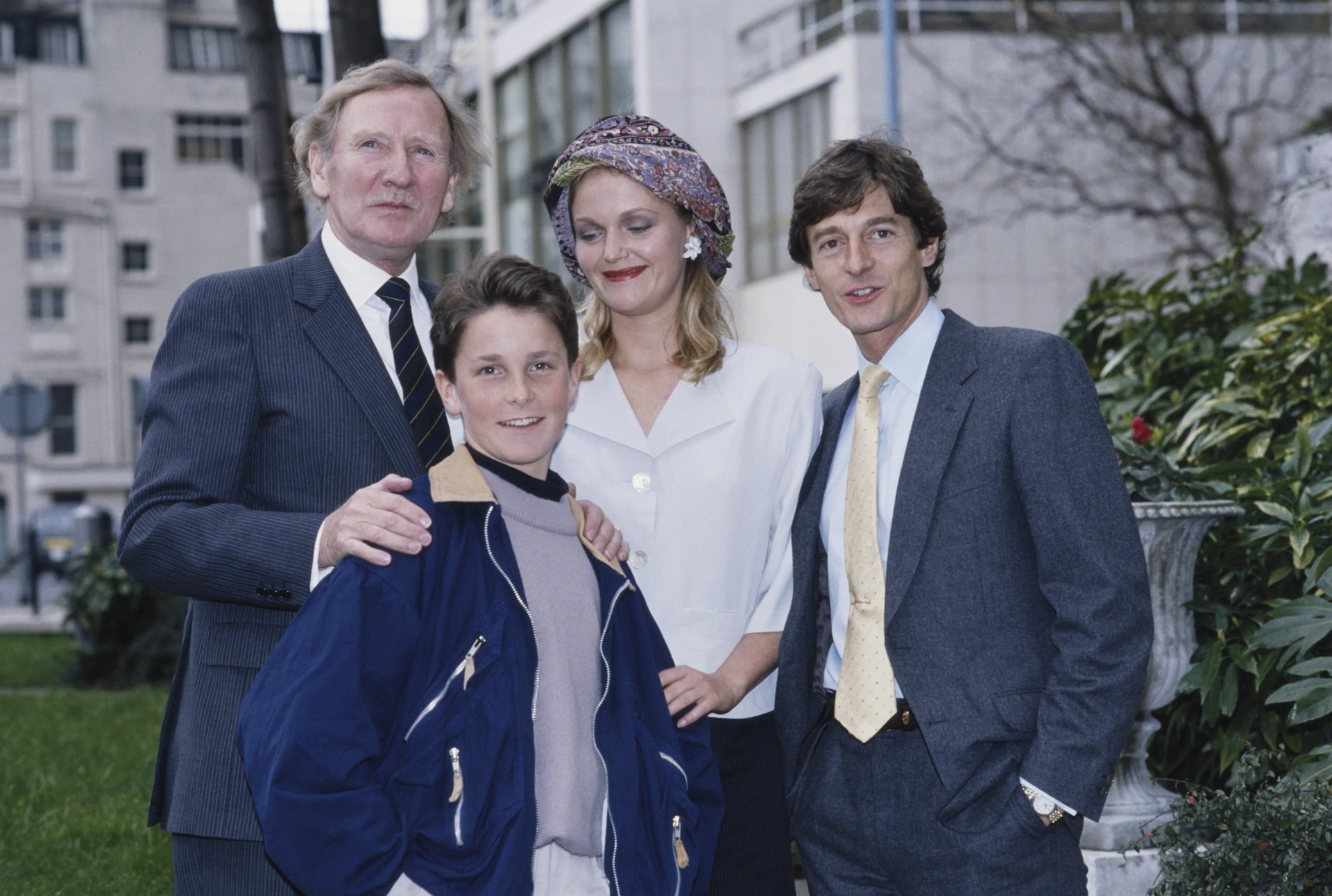 Christian Bale, Miranda Richardson, Nigel Havers, and Leslie Phillips in Empire of the Sun (1987)