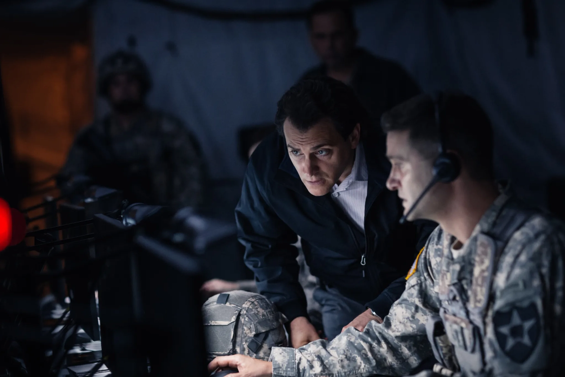 Michael Stuhlbarg in Arrival (2016)