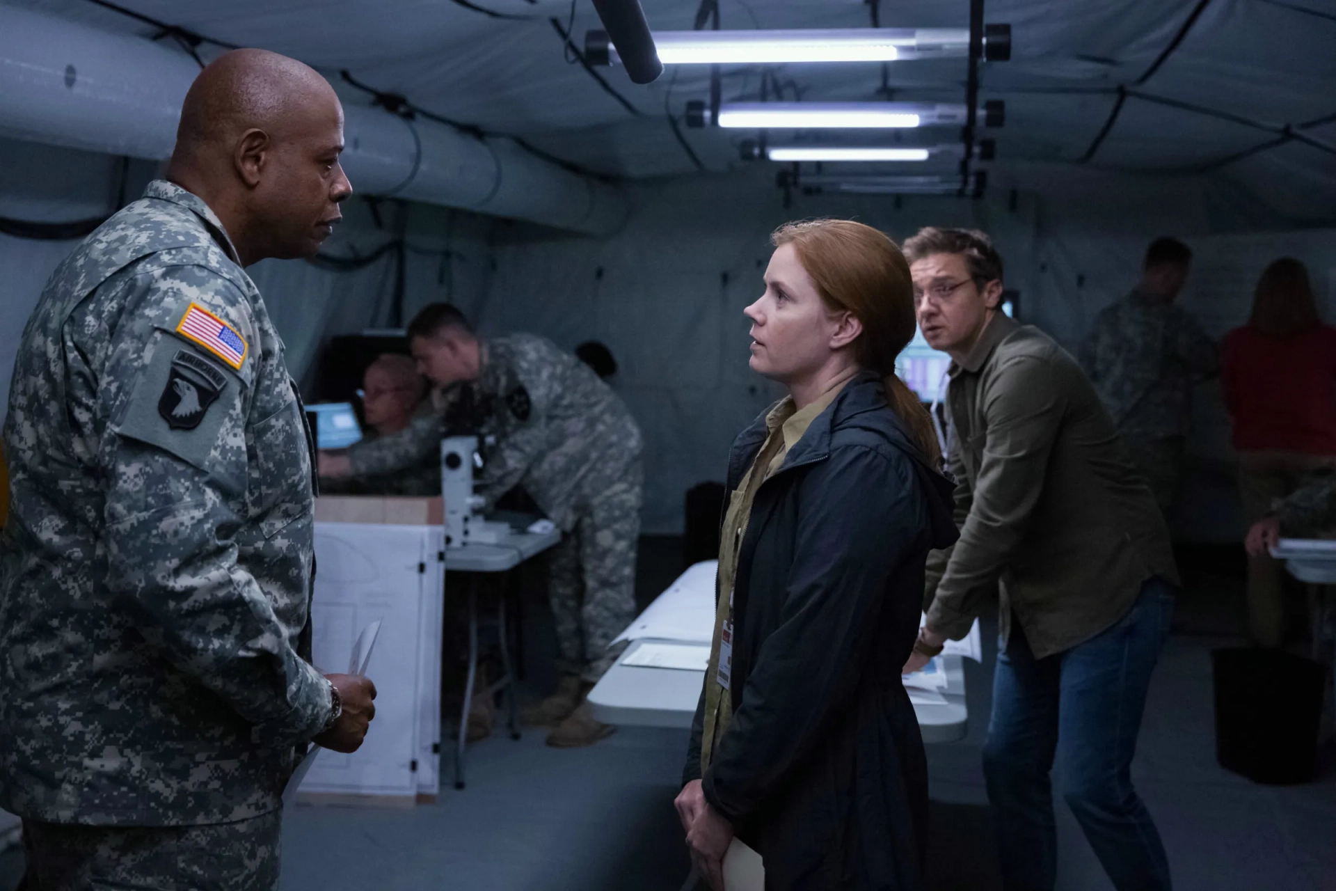 Forest Whitaker, Amy Adams, and Jeremy Renner in Arrival (2016)