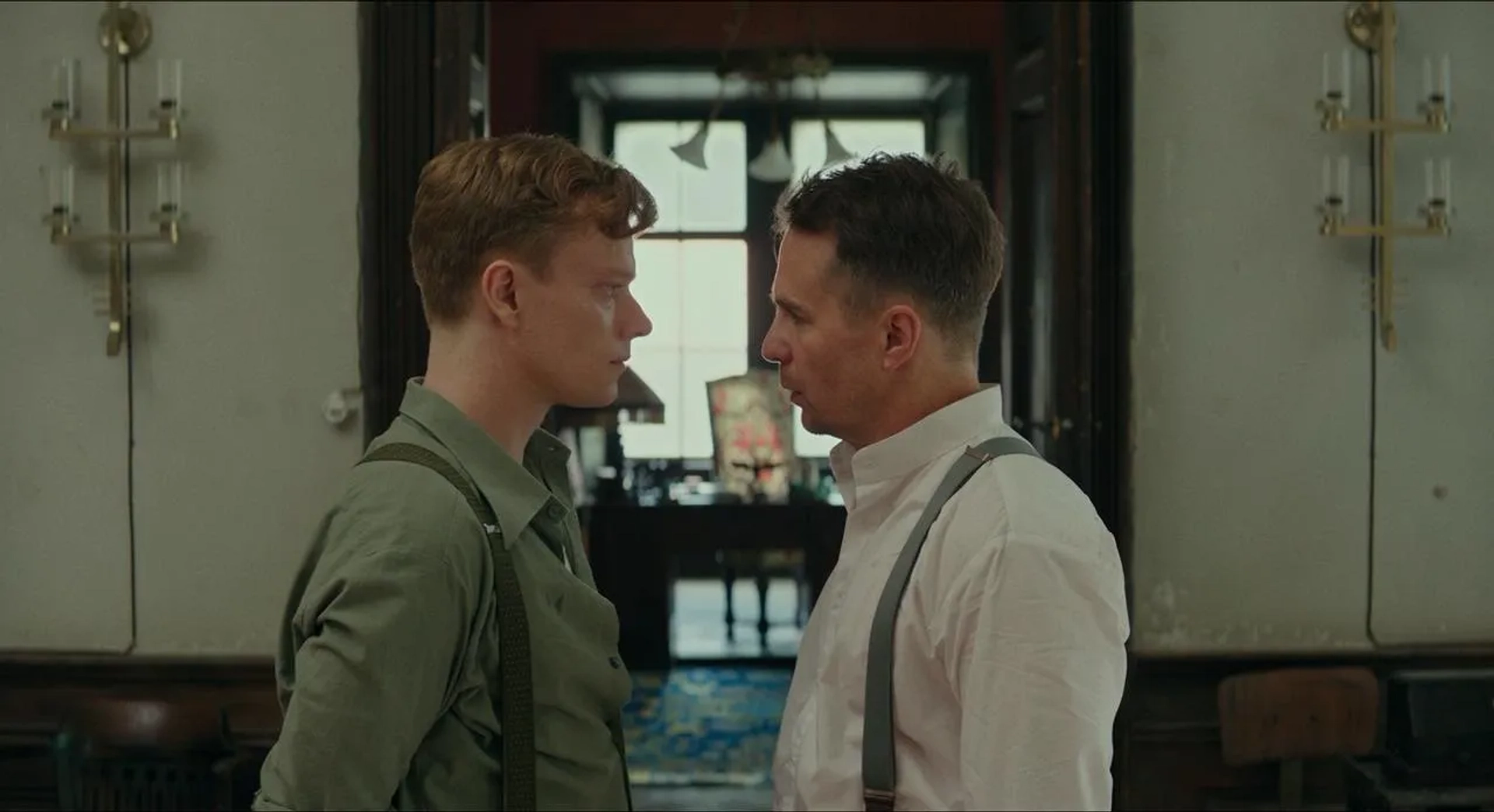 Sam Rockwell and Alfie Allen in Jojo Rabbit (2019)