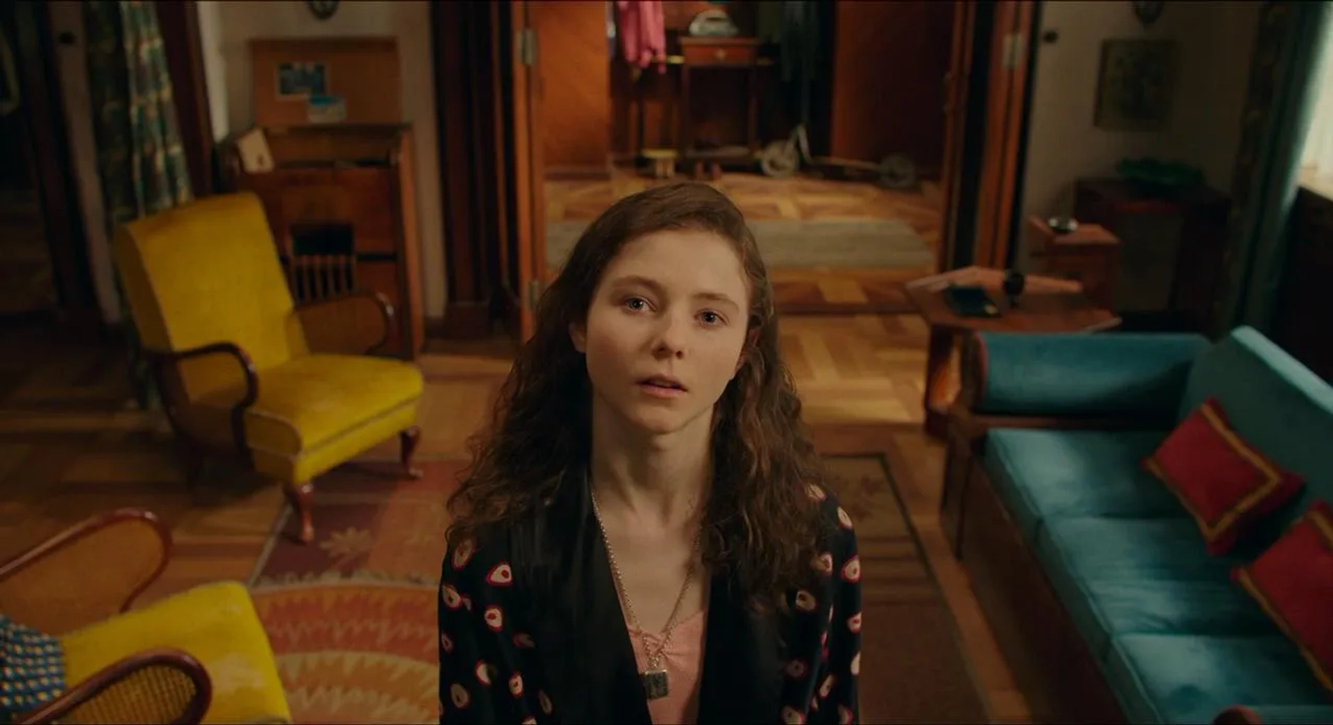 Thomasin McKenzie in Jojo Rabbit (2019)