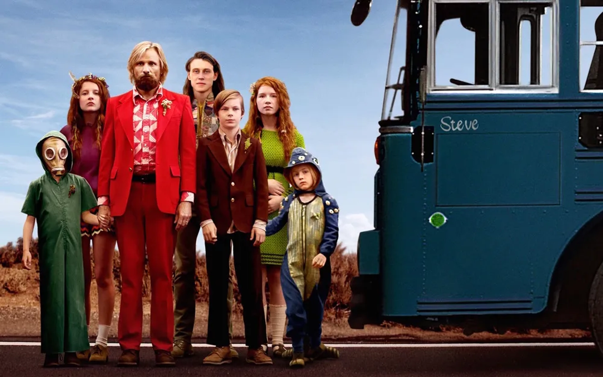 Viggo Mortensen, George MacKay, Annalise Basso, Samantha Isler, and Shree Crooks in Captain Fantastic (2016)