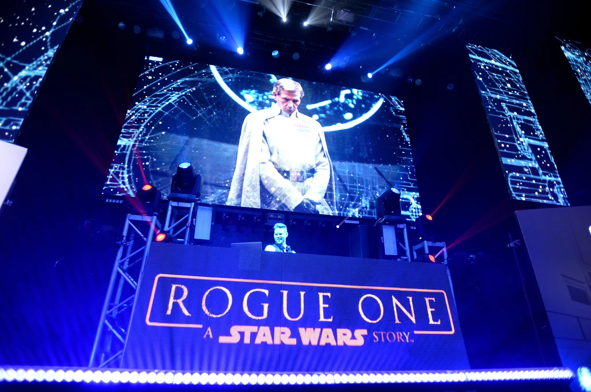 Ben Mendelsohn at an event for Rogue One: A Star Wars Story (2016)