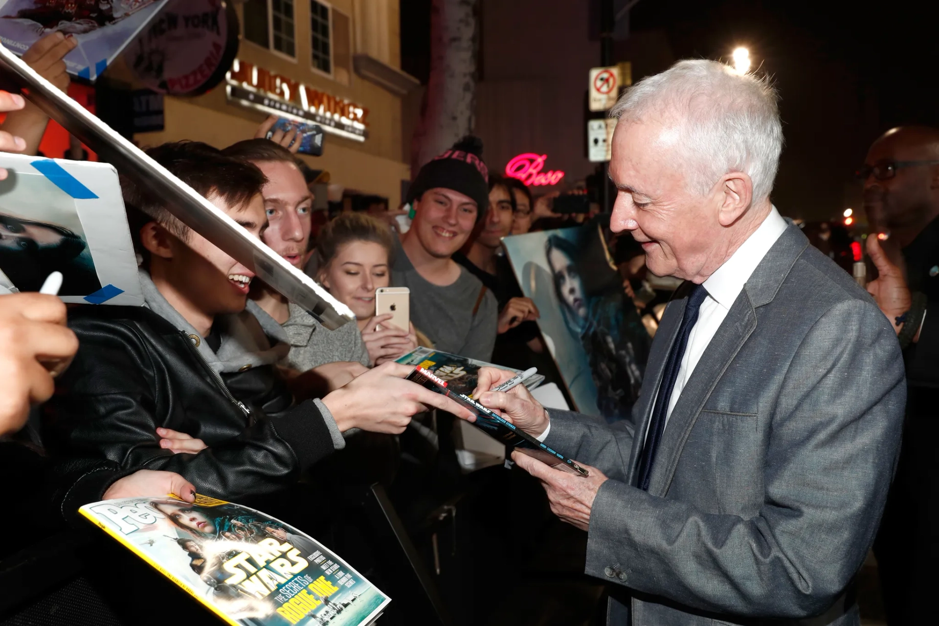 Anthony Daniels at an event for Rogue One: A Star Wars Story (2016)