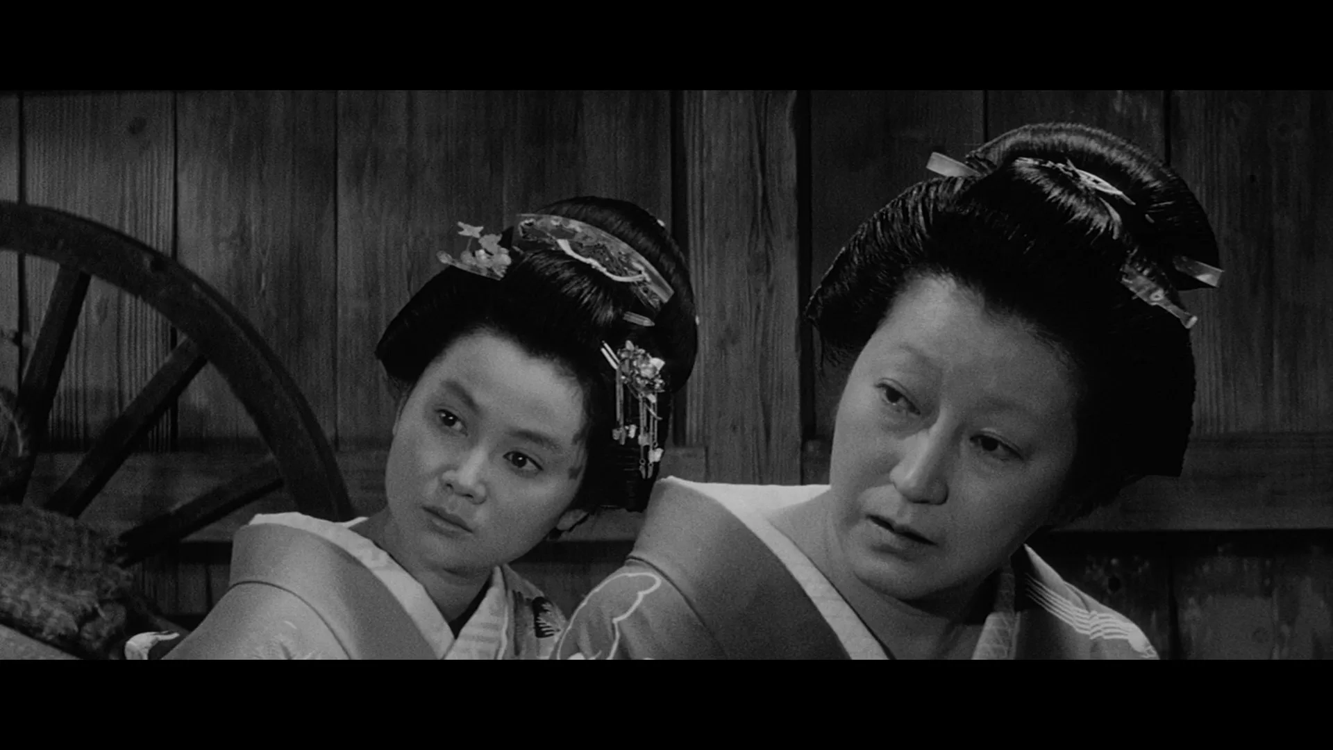 Reiko Dan and Takako Irie in Sanjuro (1962)