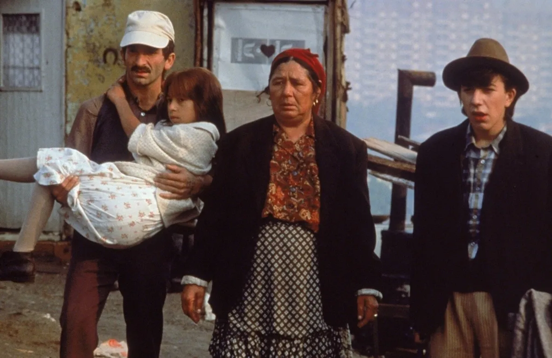 Ljubica Adzovic, Davor Dujmovic, Husnija Hasimovic, and Elvira Sali in Time of the Gypsies (1988)