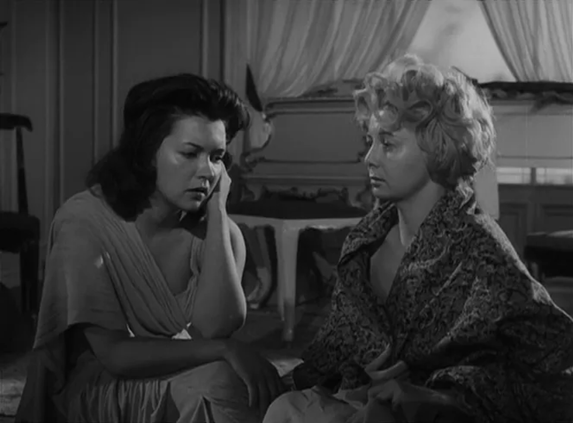 Ofelia Montesco and Patricia Morán in The Exterminating Angel (1962)