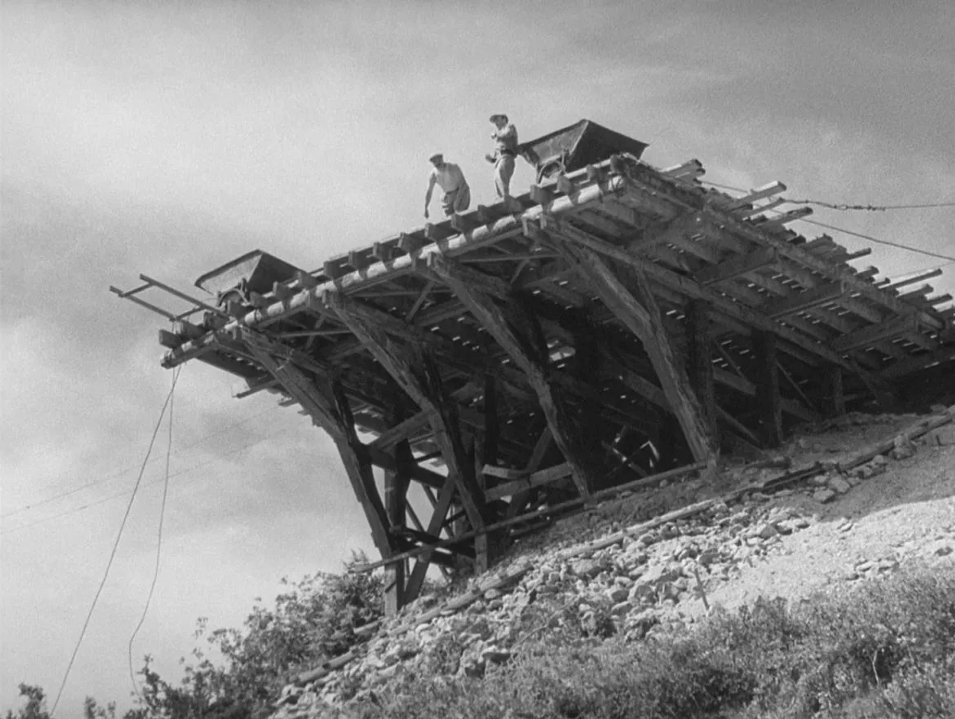 Folco Lulli and Peter van Eyck in The Wages of Fear (1953)