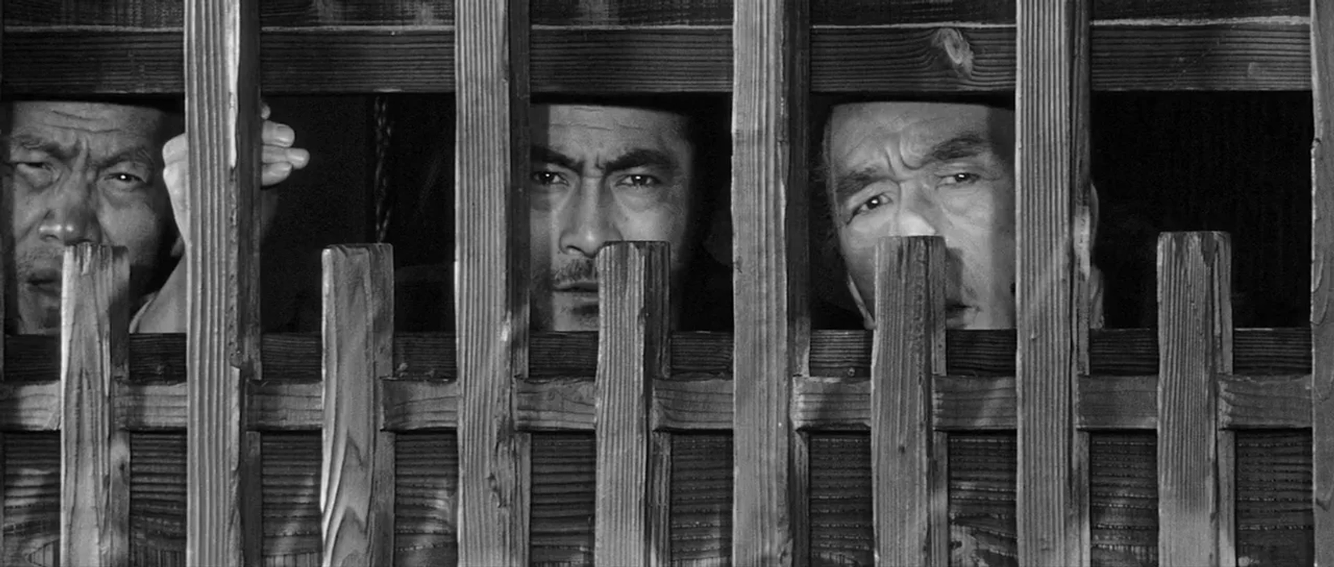 Toshirô Mifune, Eijirô Tôno, and Atsushi Watanabe in Yojimbo (1961)