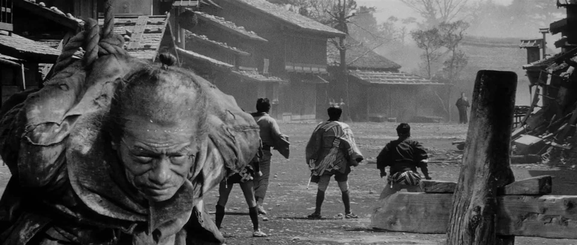 Toshirô Mifune, Kyû Sazanka, and Eijirô Tôno in Yojimbo (1961)