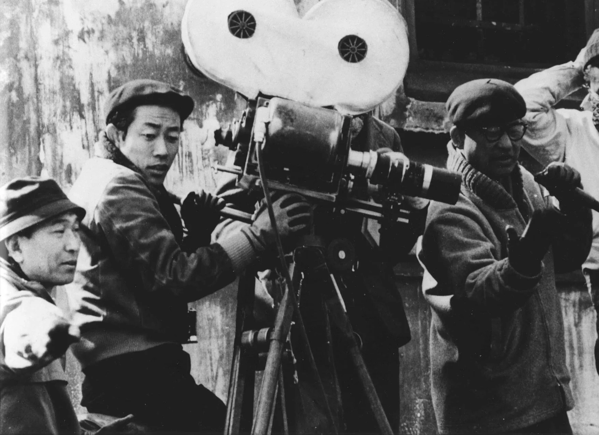 Akira Kurosawa, Kazuo Miyagawa, and Takao Saitô in Yojimbo (1961)