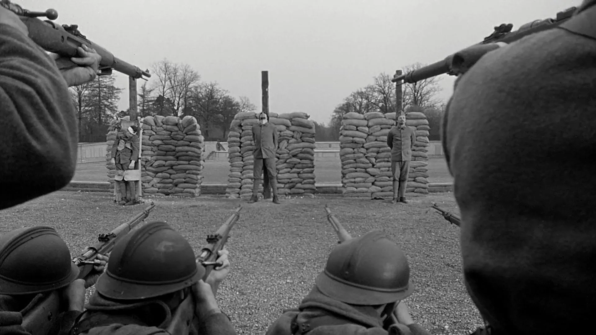 Timothy Carey, Ralph Meeker, and Joe Turkel in Paths of Glory (1957)