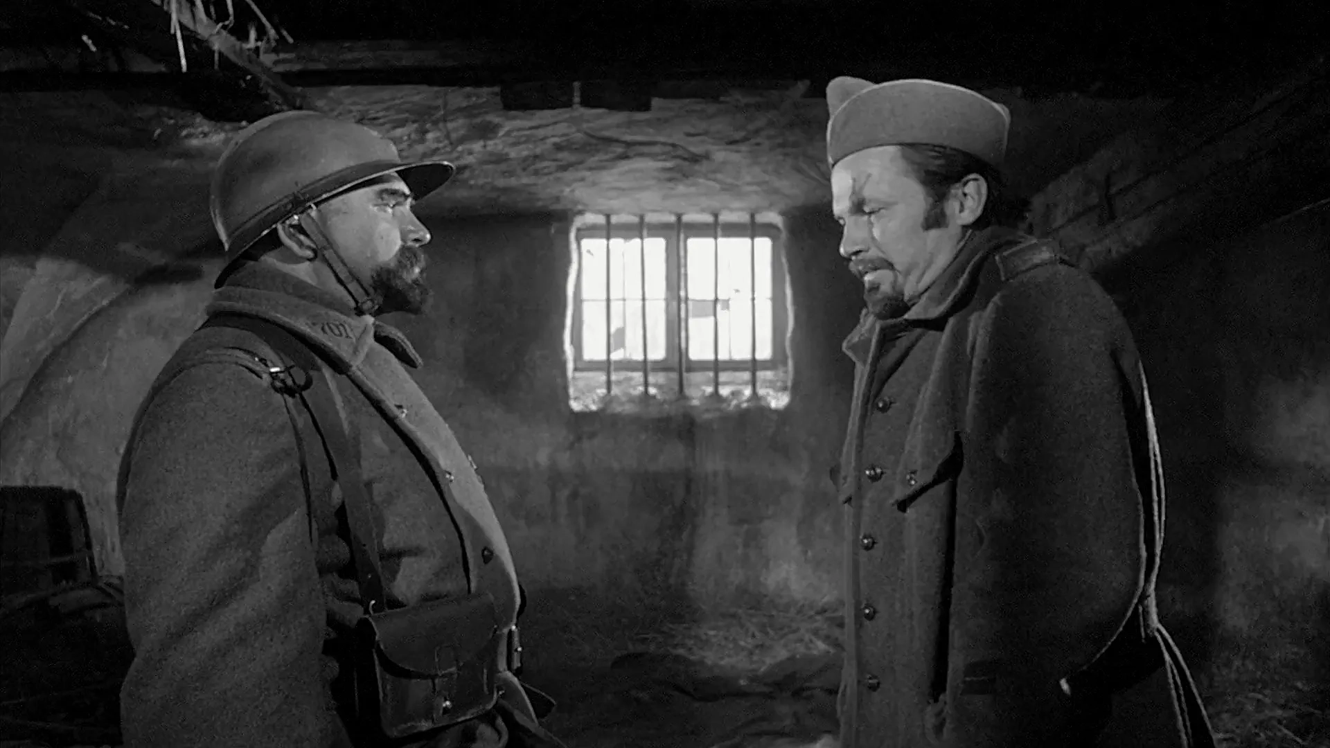 Bert Freed and Ralph Meeker in Paths of Glory (1957)