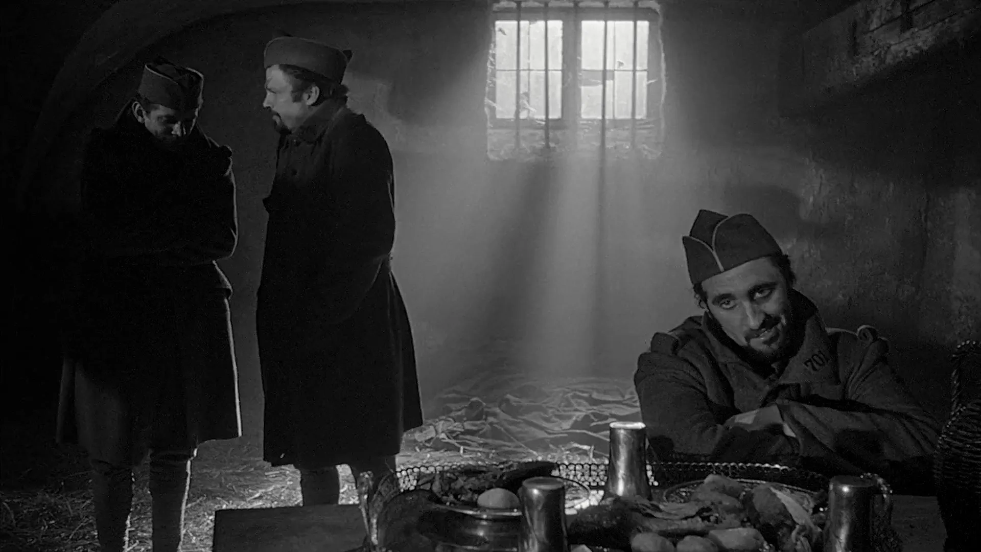 Timothy Carey, Ralph Meeker, and Joe Turkel in Paths of Glory (1957)