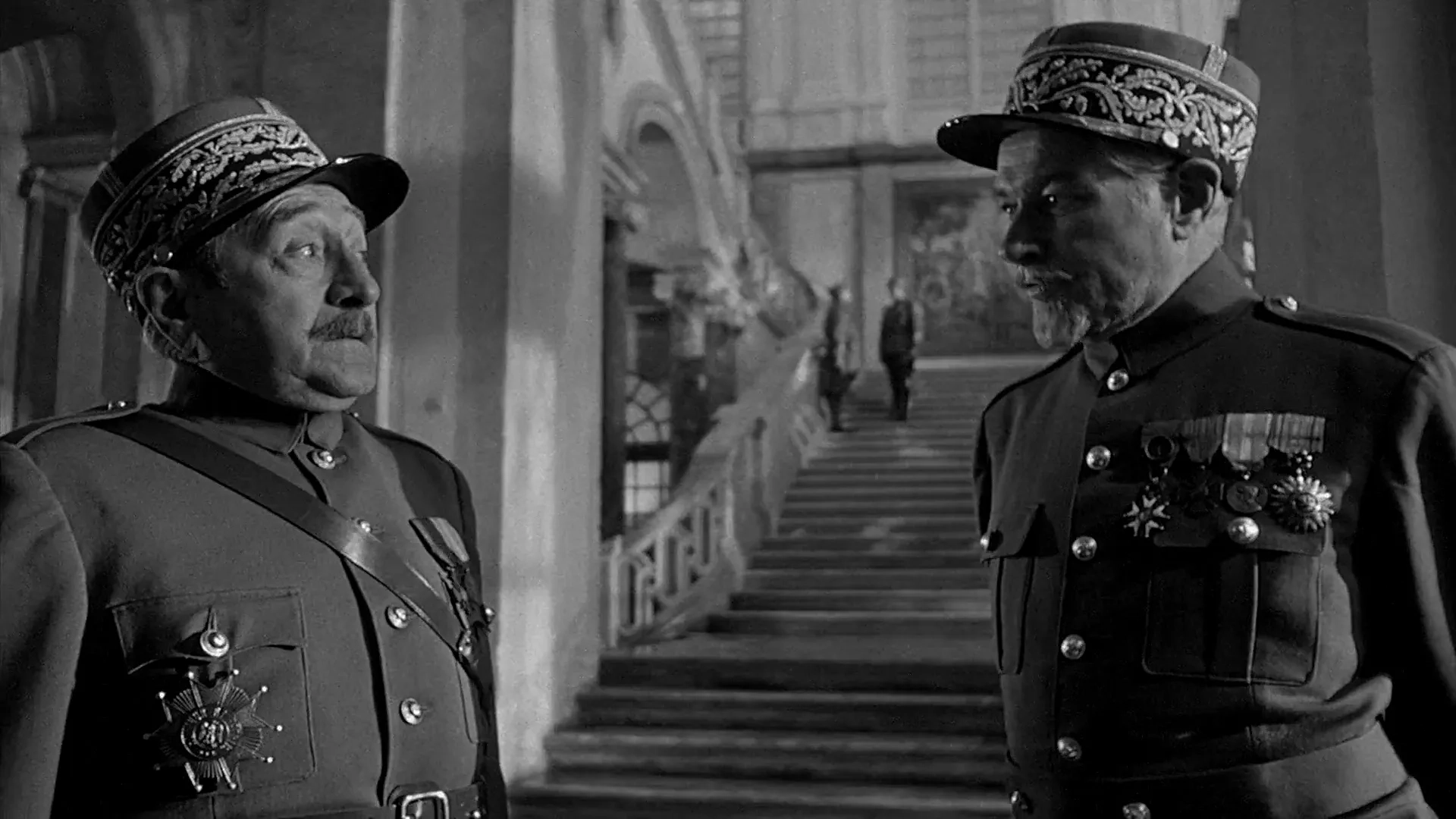 Kirk Douglas, Bert Freed, George Macready, and Adolphe Menjou in Paths of Glory (1957)