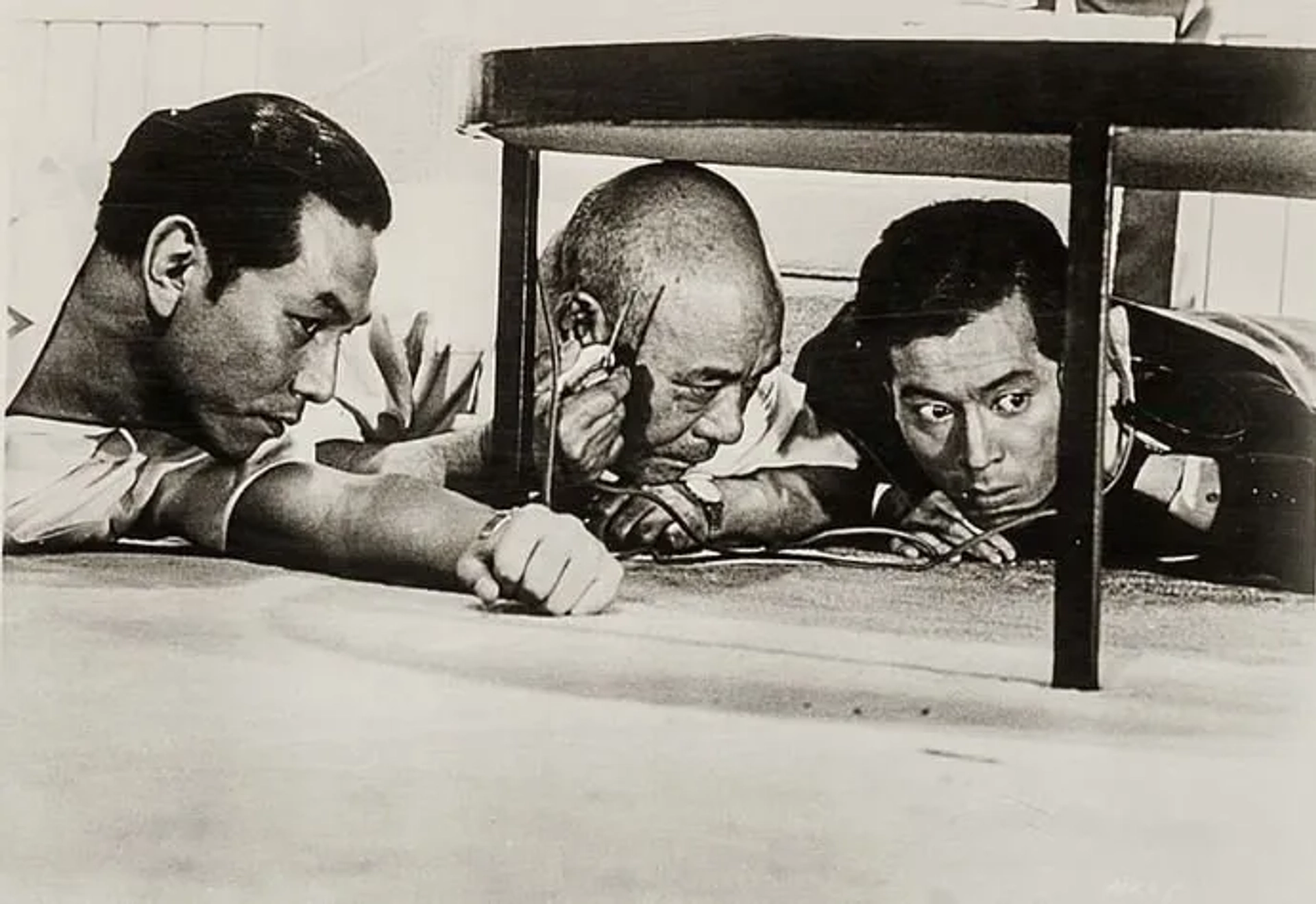 Kenjirô Ishiyama, Takeshi Katô, and Tatsuya Nakadai in High and Low (1963)