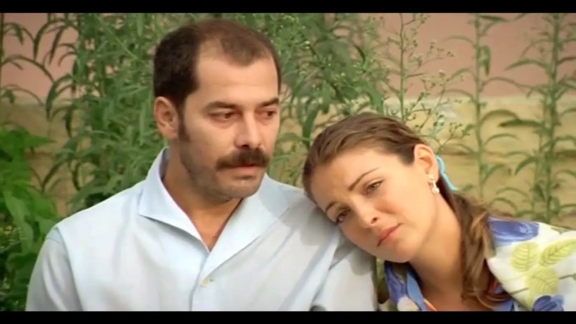 Fikret Kuskan and Özge Özberk in My Father and My Son (2005)