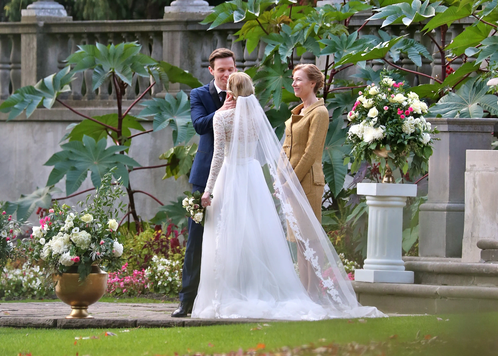 Andie MacDowell, Mark O'Brien, and Samara Weaving in Ready or Not (2019)