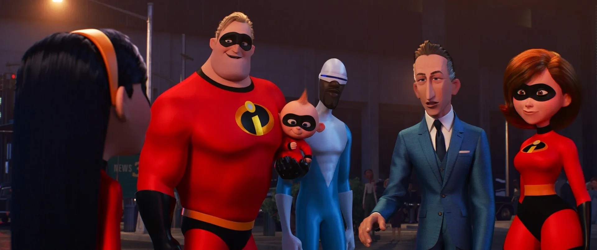 Holly Hunter, Craig T. Nelson, Bob Odenkirk, Sarah Vowell, and Eli Fucile in Incredibles 2 (2018)