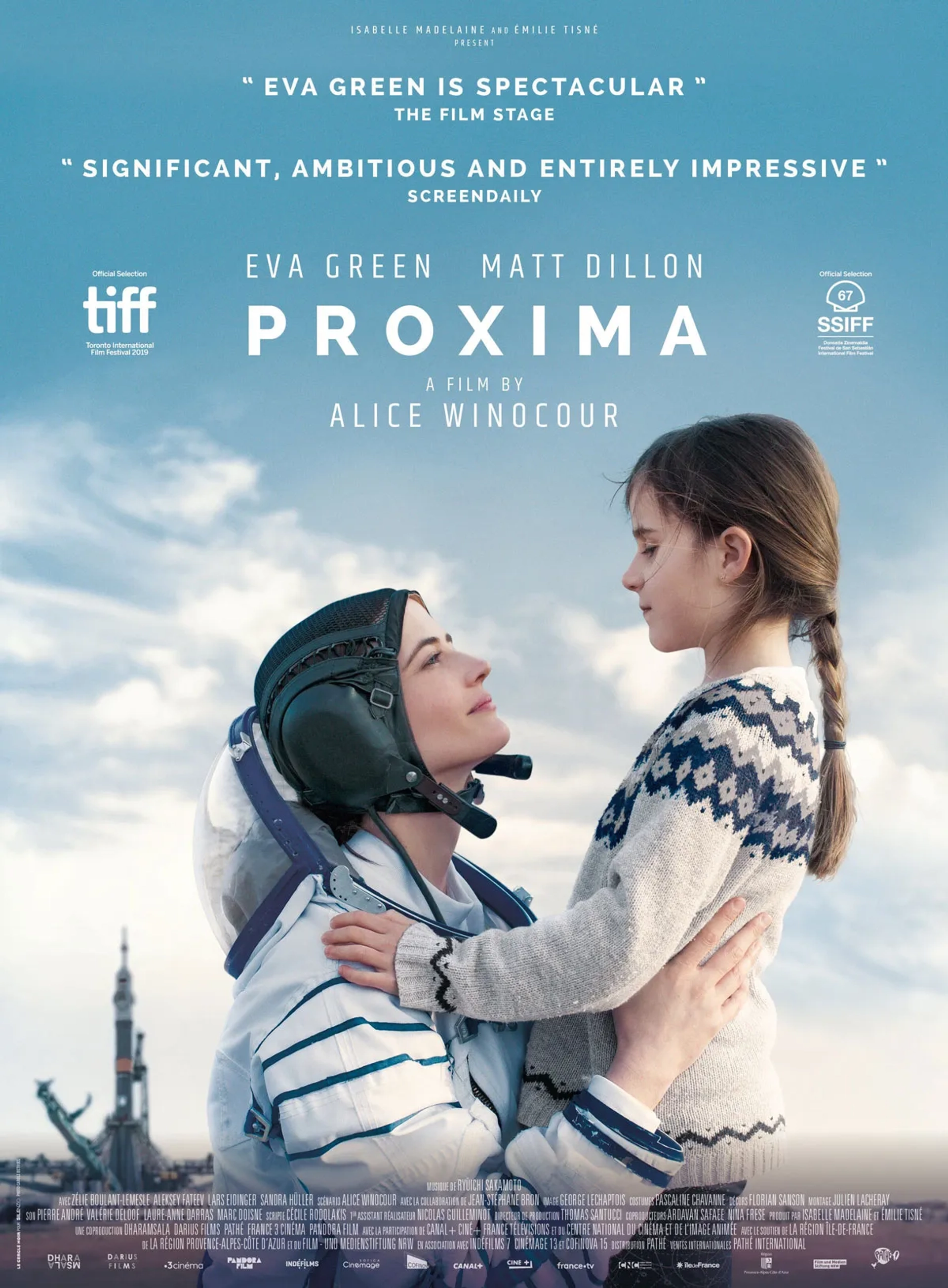 Eva Green and Zélie Boulant in Proxima (2019)