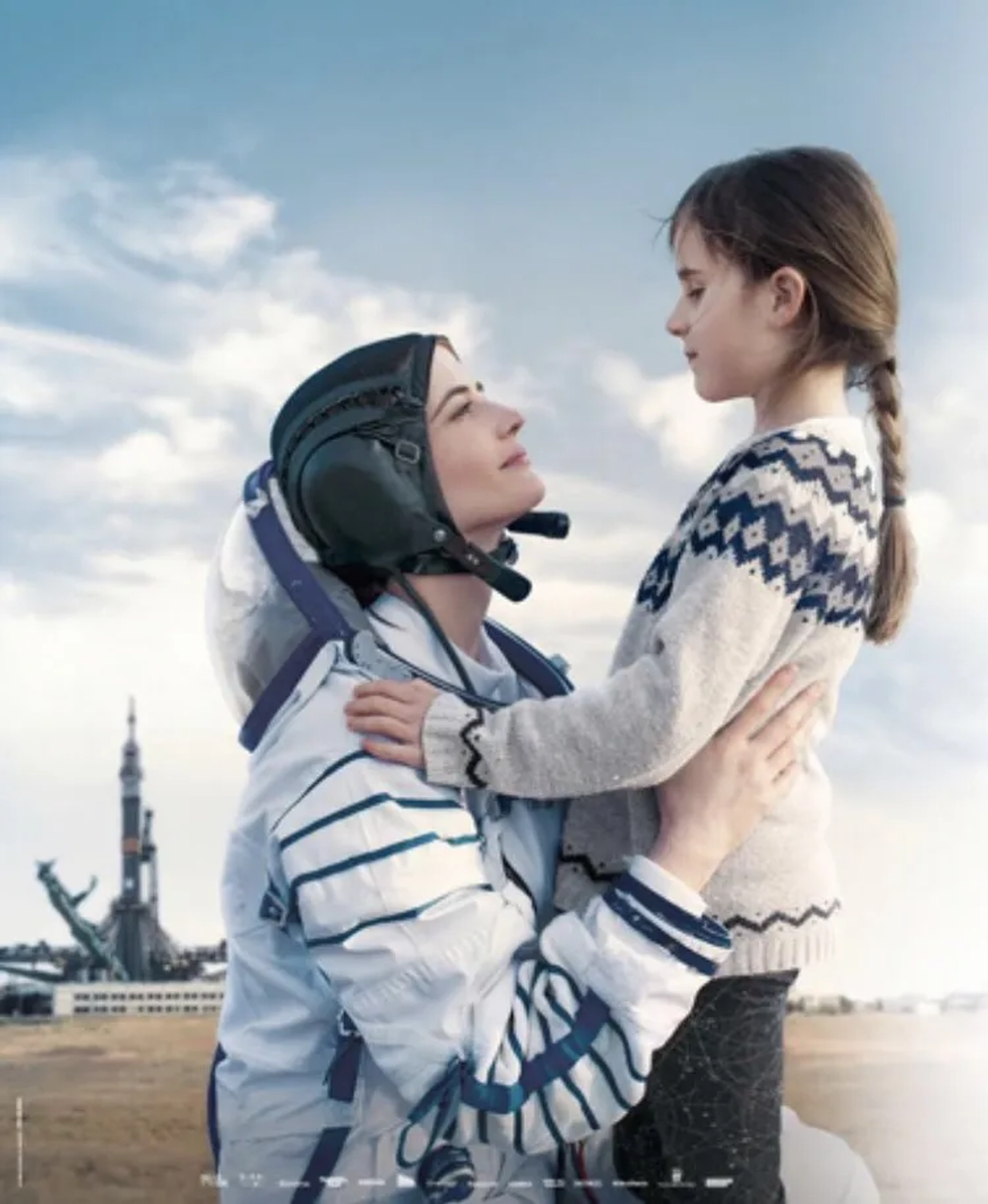 Eva Green and Zélie Boulant in Proxima (2019)