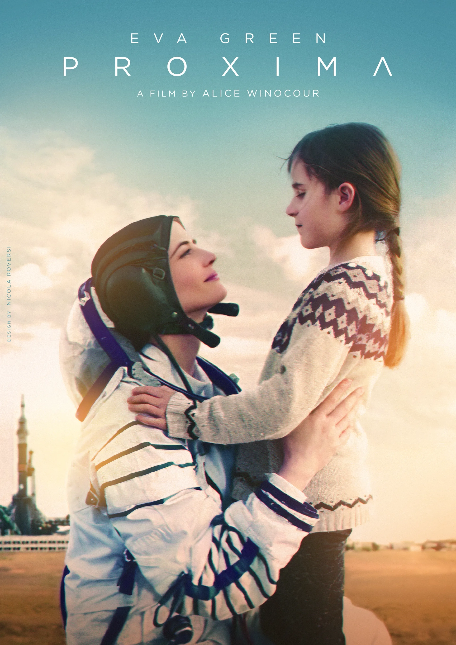 Eva Green and Zélie Boulant in Proxima (2019)