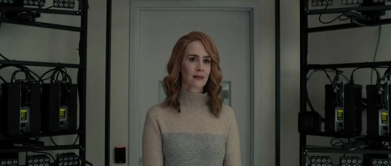 Sarah Paulson in Glass (2019)