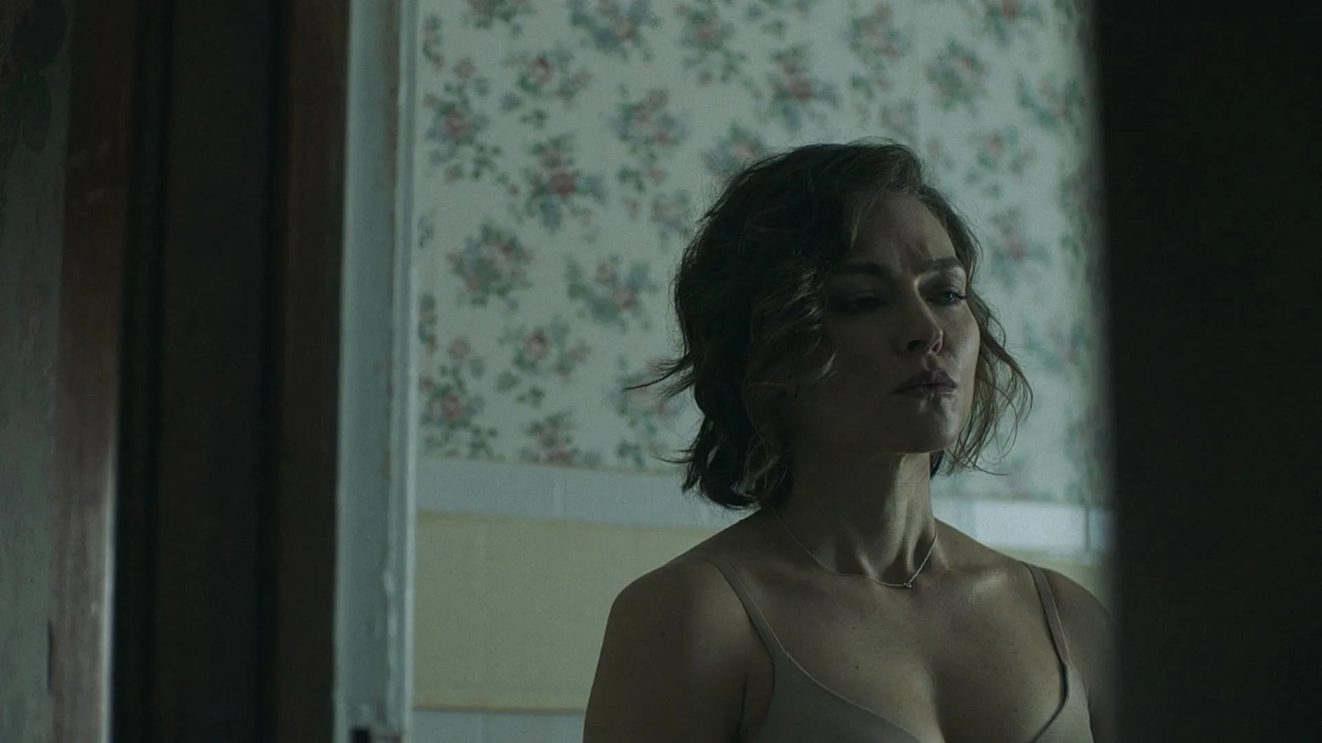 Trieste Kelly Dunn in Girl on the Third Floor (2019)