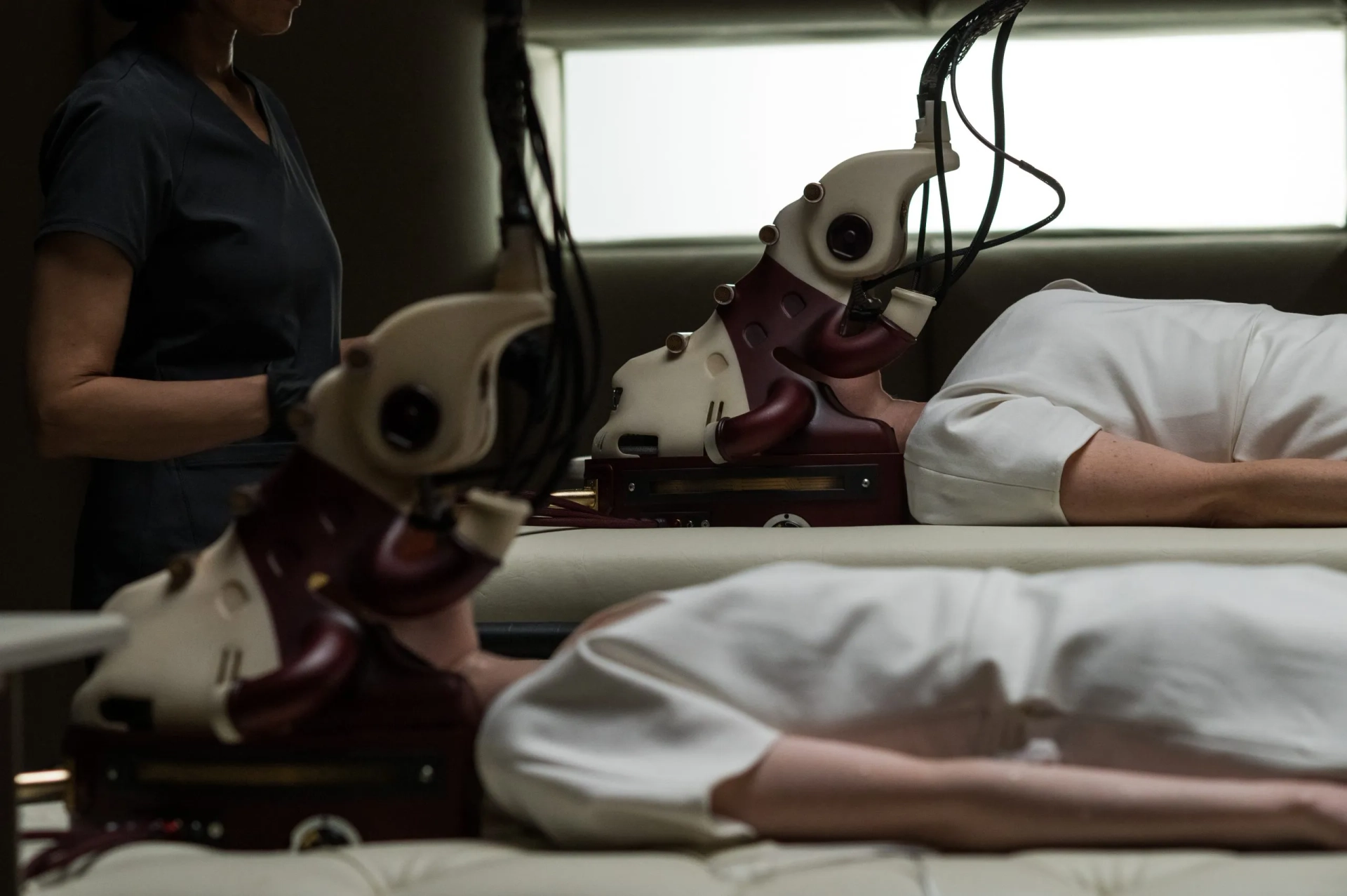 Jennifer Jason Leigh and Andrea Riseborough in Possessor (2020)