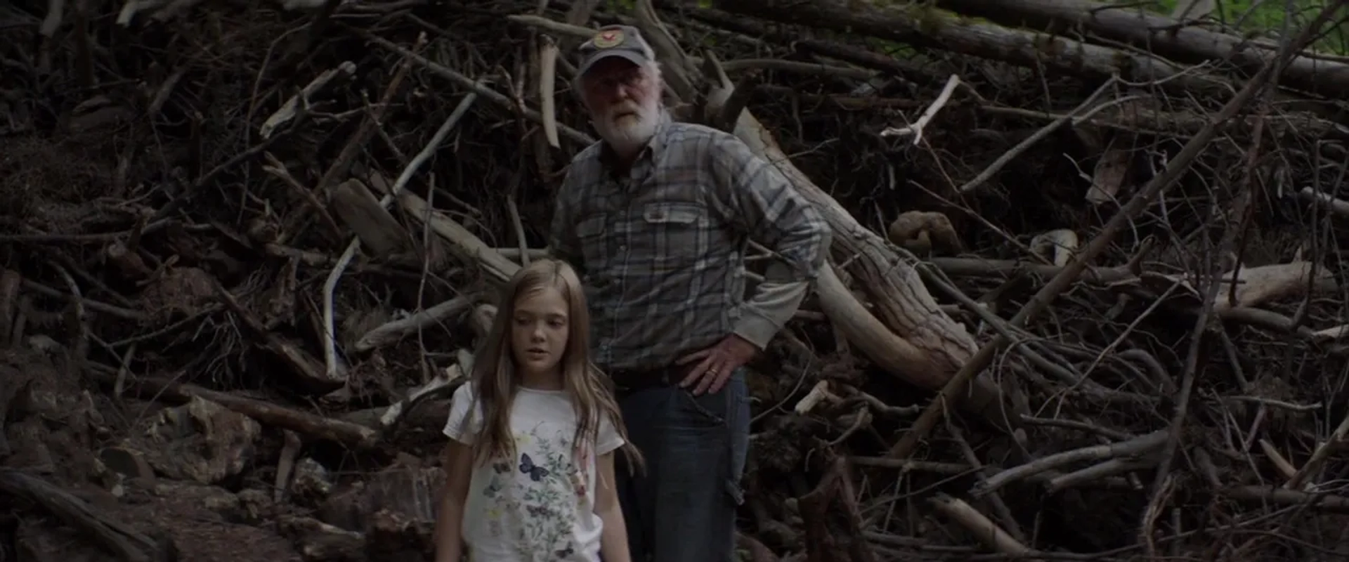 John Lithgow and Jeté Laurence in Pet Sematary (2019)
