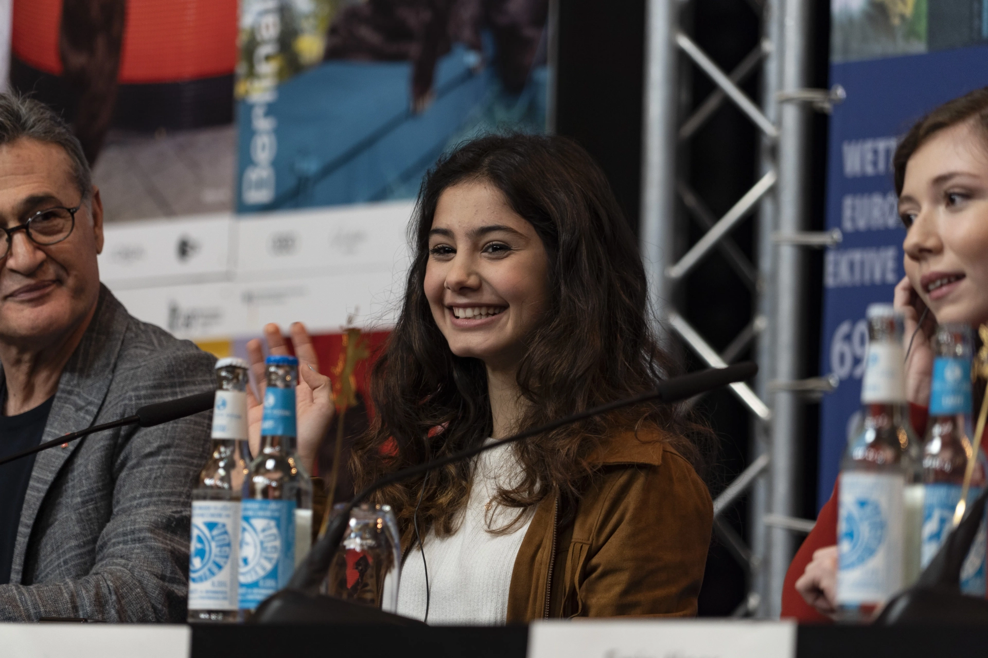 Helin Kandemir, Ece Yüksel, and Müfit Kayacan at an event for A Tale of Three Sisters (2019)