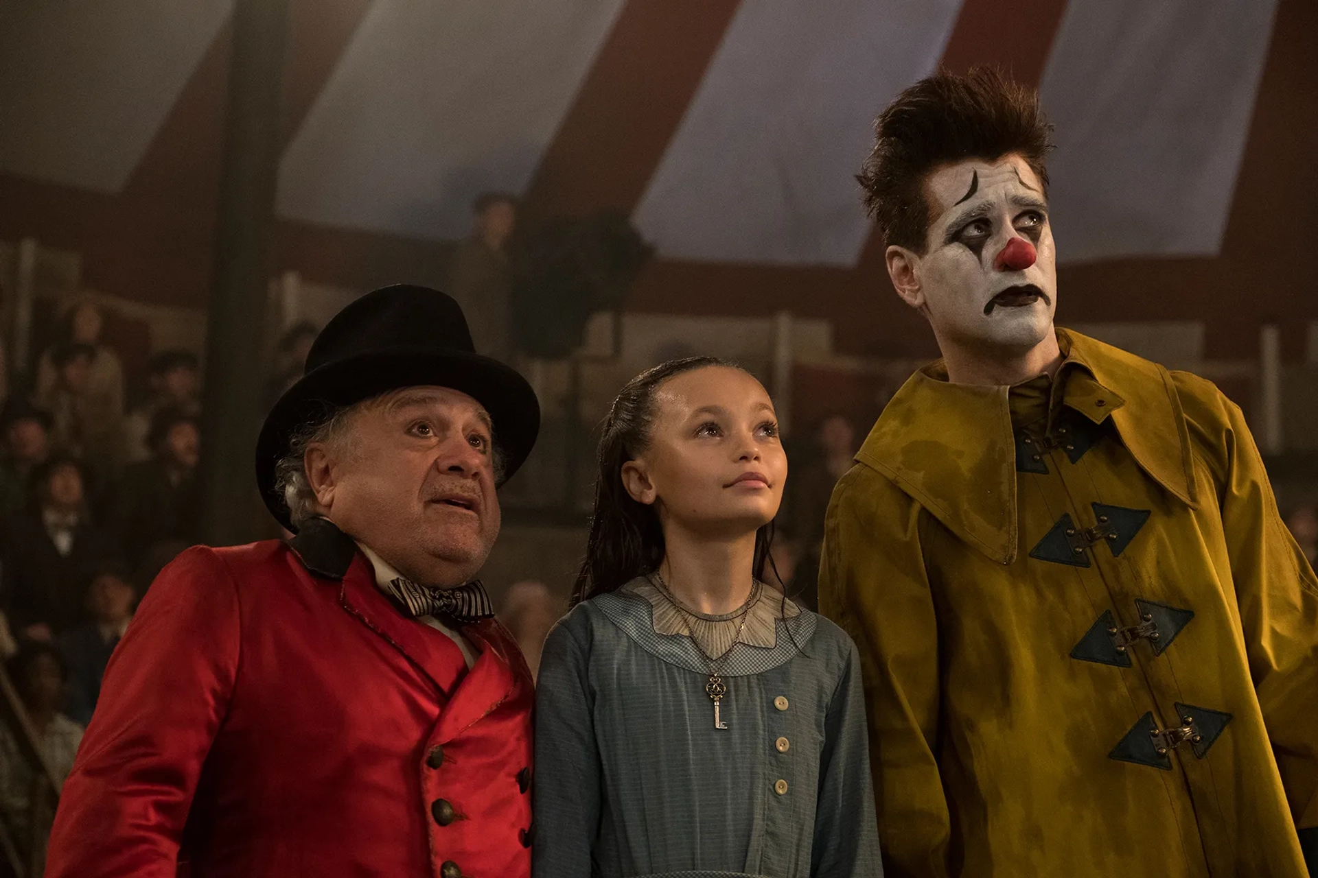 Danny DeVito, Colin Farrell, and Nico Parker in Dumbo (2019)