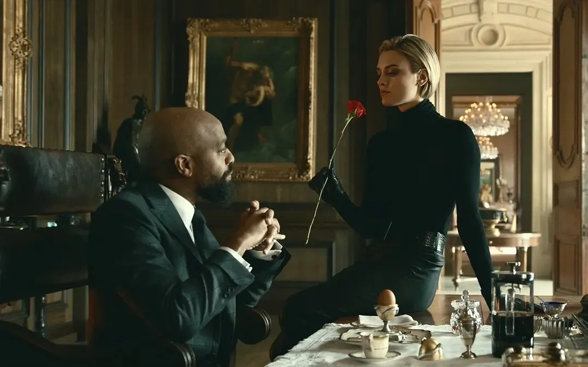 Chiwetel Ejiofor and Wallis Day in Infinite (2021)