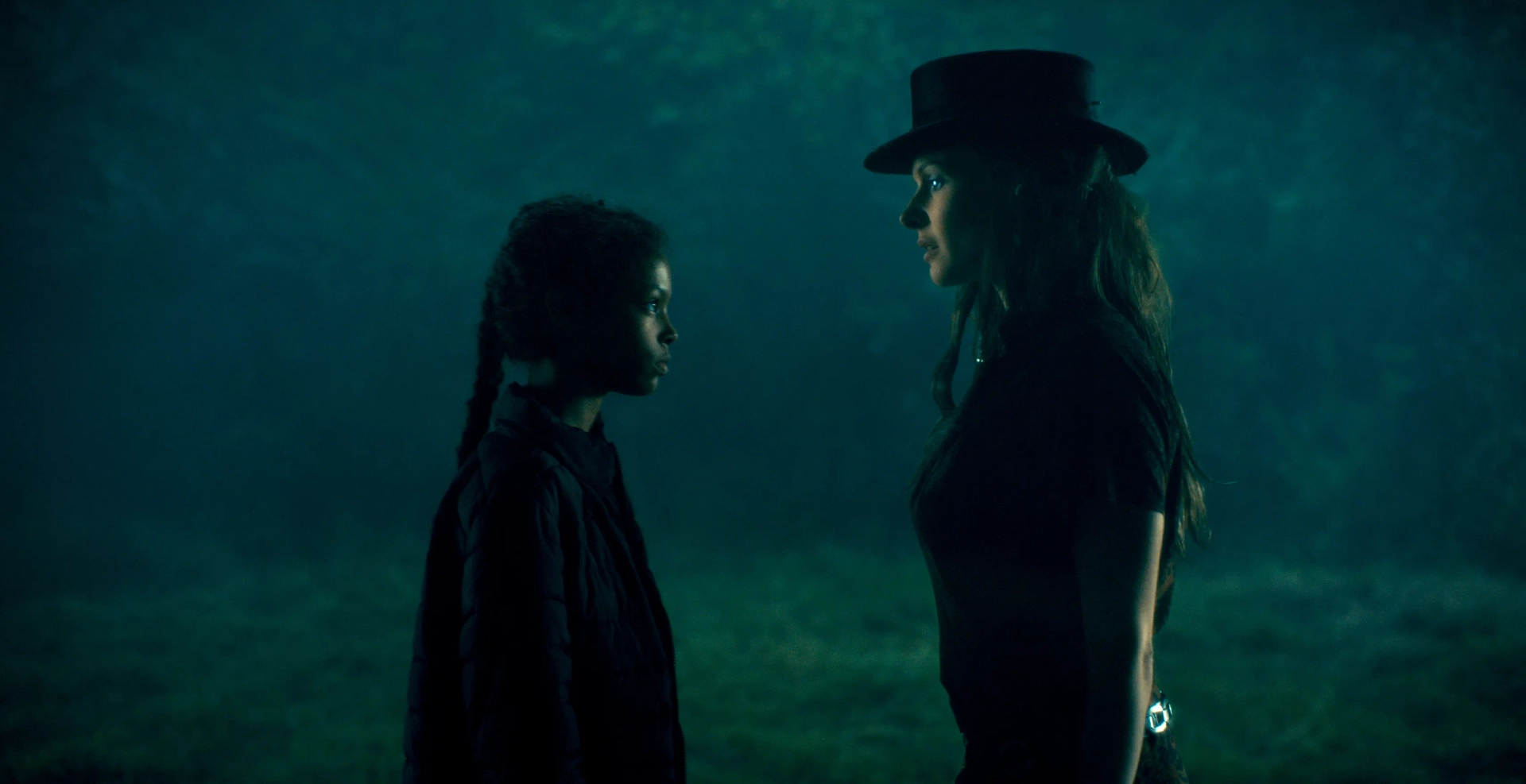 Rebecca Ferguson and Kyliegh Curran in Doctor Sleep (2019)