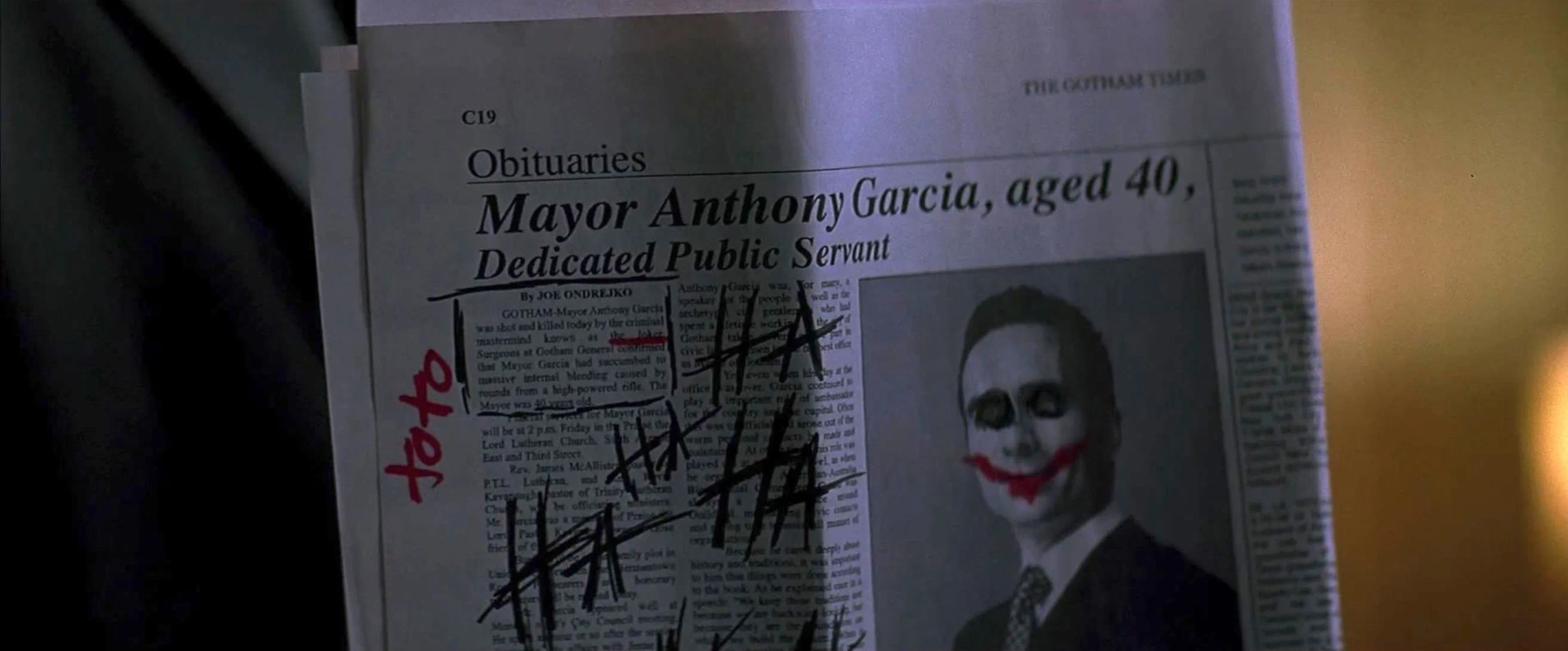 Nestor Carbonell in The Dark Knight (2008)