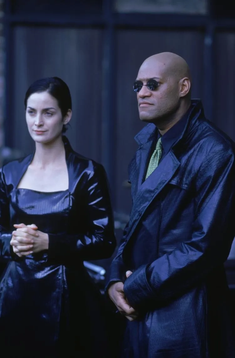 Laurence Fishburne and Carrie-Anne Moss in The Matrix (1999)
