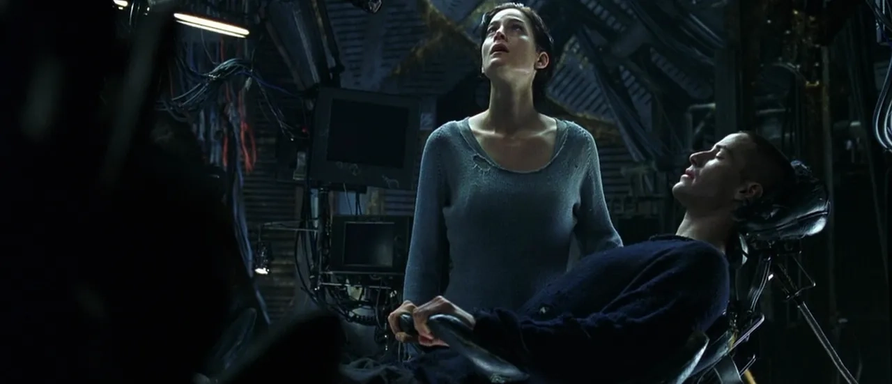 Keanu Reeves and Carrie-Anne Moss in The Matrix (1999)