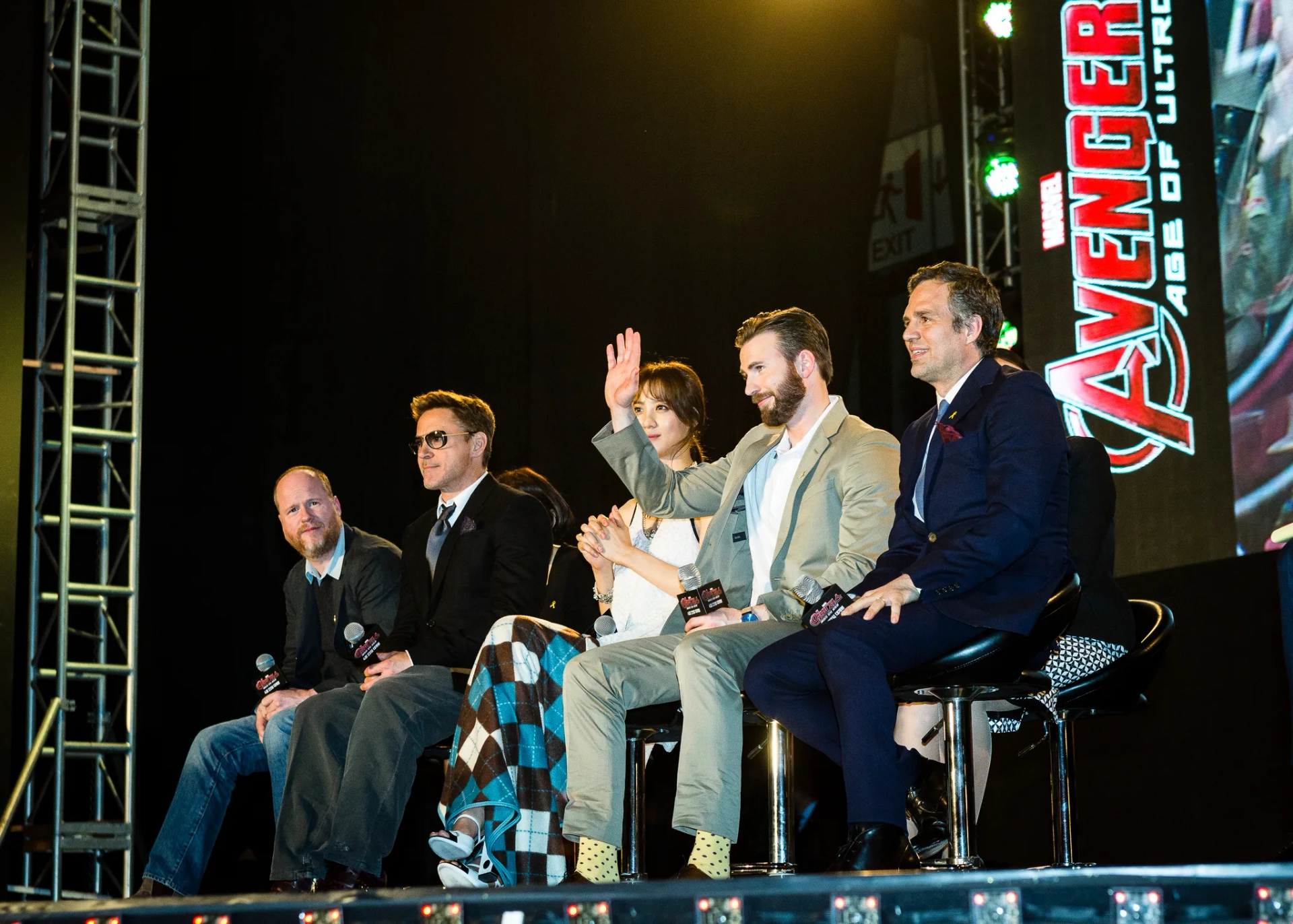 Robert Downey Jr., Chris Evans, Mark Ruffalo, Joss Whedon, and Claudia Kim at an event for Avengers: Age of Ultron (2015)