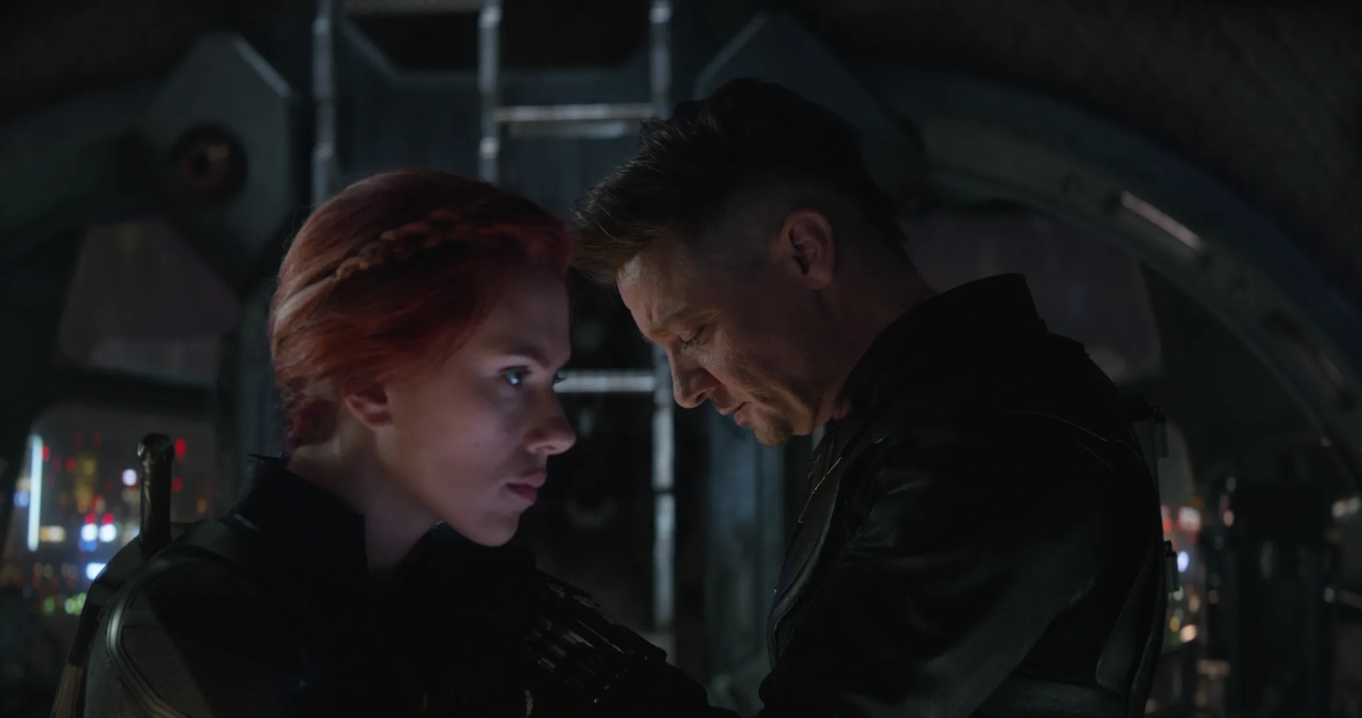 Scarlett Johansson and Jeremy Renner in Avengers: Endgame (2019)