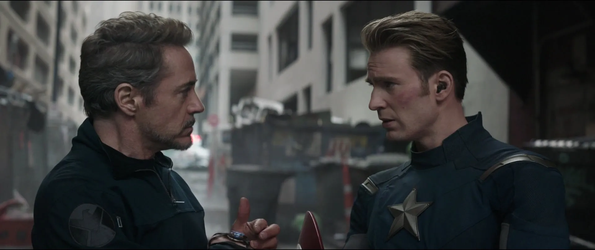 Robert Downey Jr. and Chris Evans in Avengers: Endgame (2019)